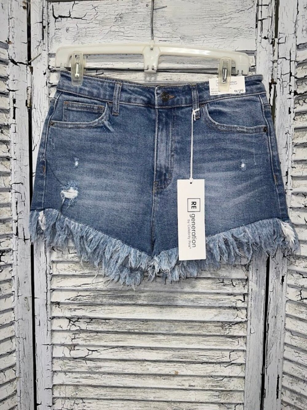NWt Re-Generation Fringe Denim Shorts Size 9/29